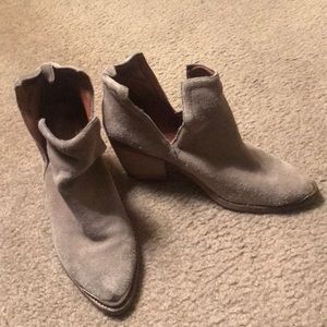 Preloved Jeffrey Campbell Booties!!!